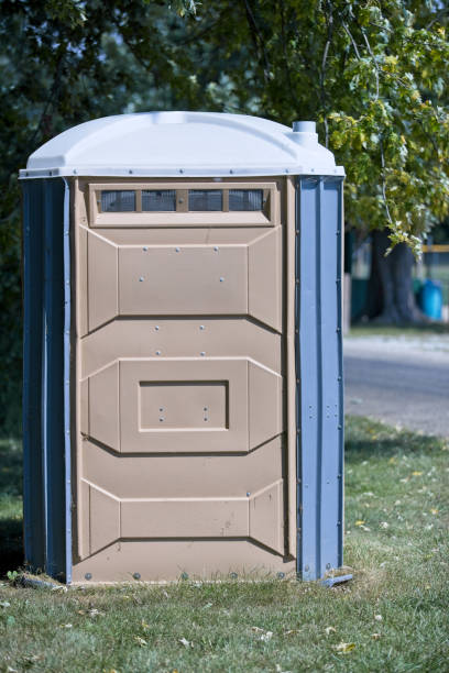Best Portable bathroom rental  in Portland, IN